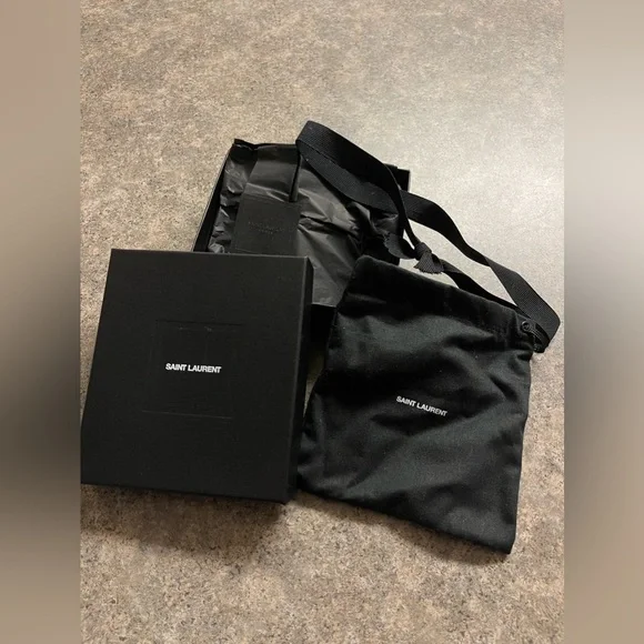 YSL Cassandre Twist Pendant Necklace - Picture 8 of 8